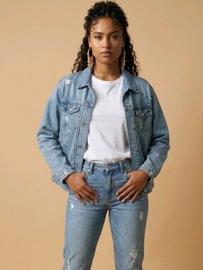 Old Navy Light Wash Distressed Denim Trucker Jacket Women's Size L